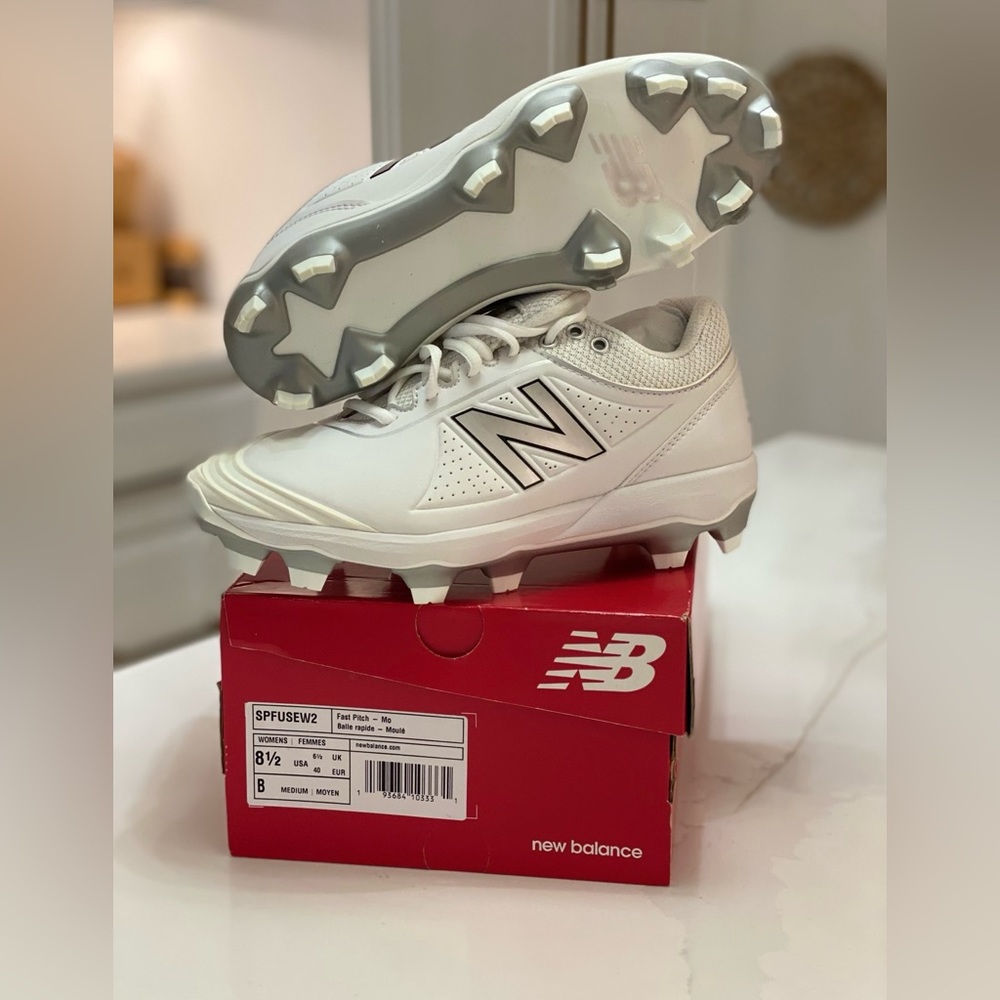 New Balance Molded Softball Cleat